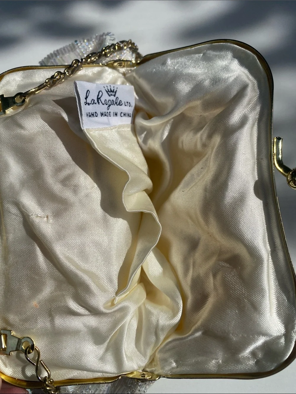 Pearl-White Beaded Evening Clutch with Gold Chain